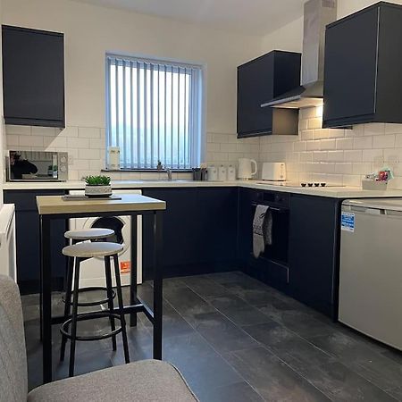Modern Apartment With En-Suite & Private Kitchen Stoke-on-Trent Ngoại thất bức ảnh